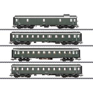 Märklin Reisezugwagen-Set zu 12.11 (ÖBB).jpg